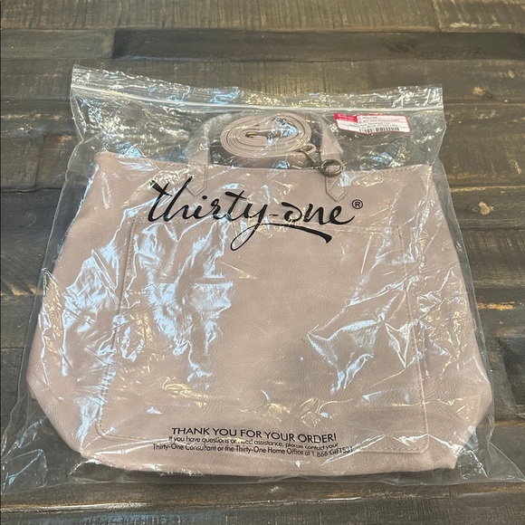 Thirty-One Window Shopper Ltd - Picture 2 of 3